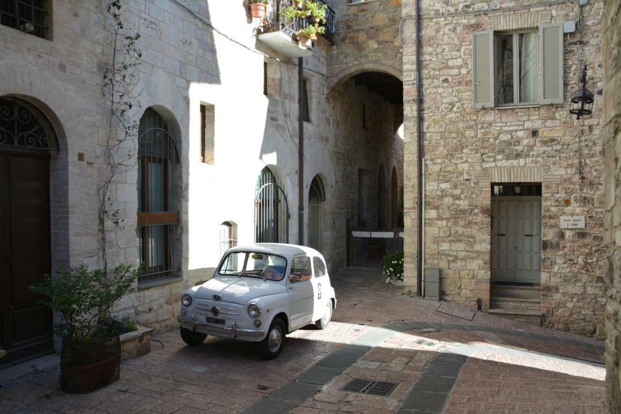 Palazzo Calocci Appartamenti In Assisi Exterior foto